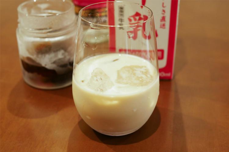 牛乳で割って一番おいしくなるお酒はどれ 牛乳割りチャレンジ イエノミスタイル 家飲みを楽しむ人の情報サイト